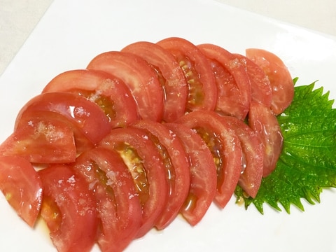 バクバク進む!トマトスライスの塩胡麻油がけ?